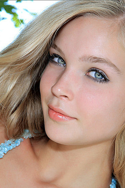 Sienna in Aquamarine 10